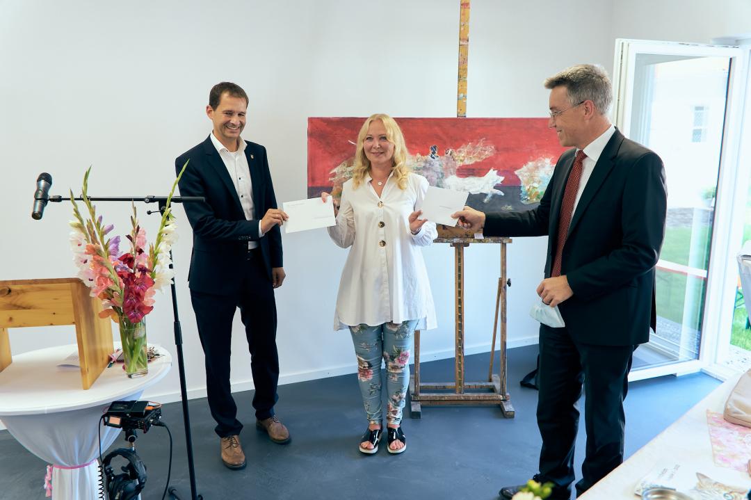 Spendenübergabe mit Oberbürgermeister und Landrat Rosenheim